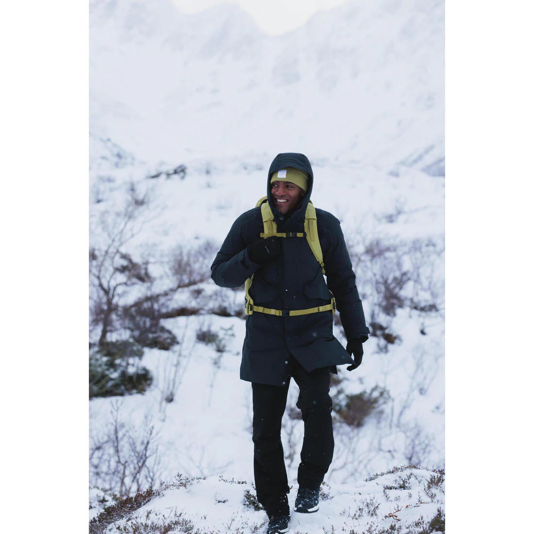 25 L Ventilated Hiking Backpack, MH500 - Image 35