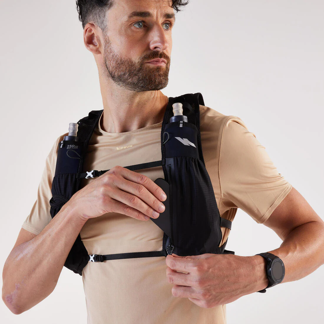 5L TRAIL RUNNING BAG - TURQUOISE - SOLD WITH 1L WATER BLADDER - Image 4