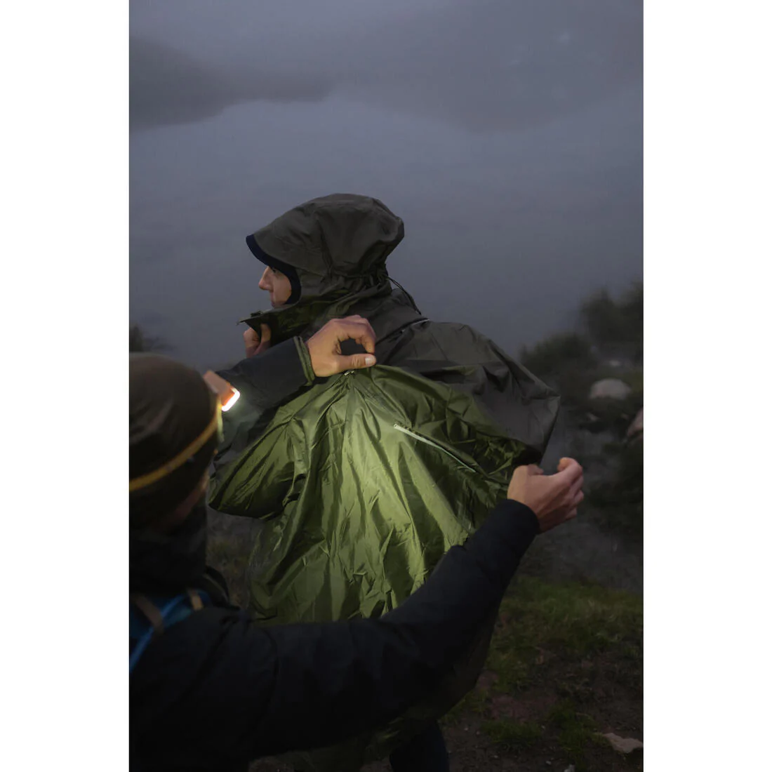 Adjustable rain and hiking poncho, 75 L max, MT900 2.0 Khaki - Image 13