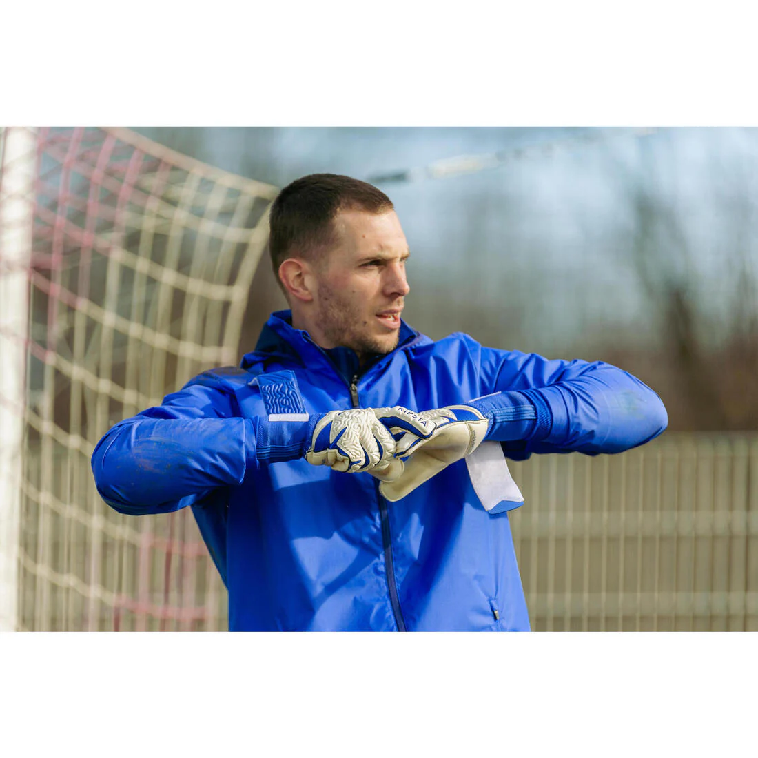 Adult Football Goalkeeper Gloves F500 Viralto - White/Blue - Image 16