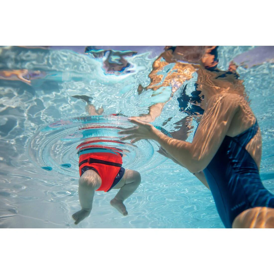 Baby's inflatable pool ring, seat and handles for infants 7- 15 kg transparent - Image 8