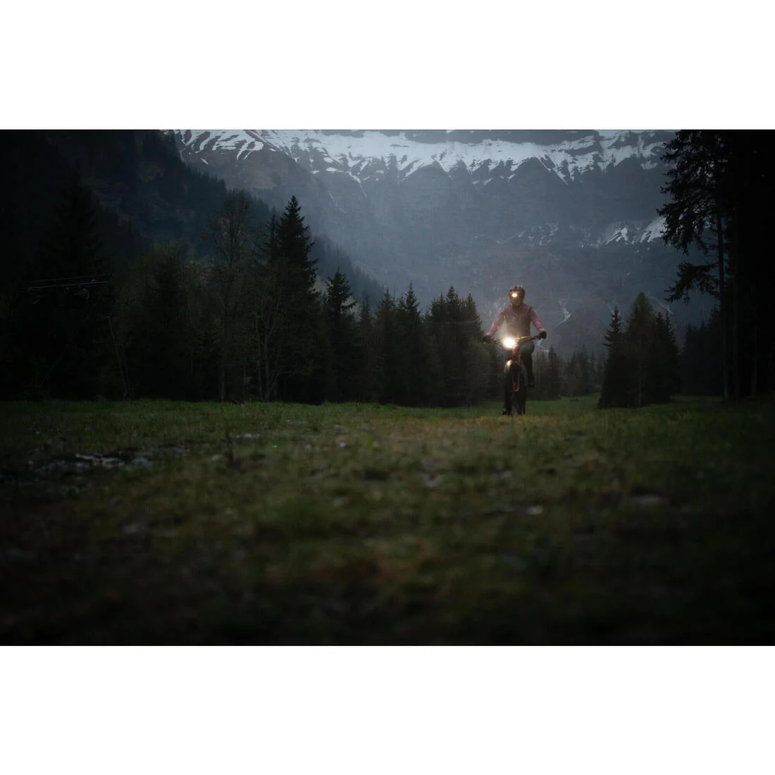 Bike Light FL940 for riding on unlit trails - Image 10