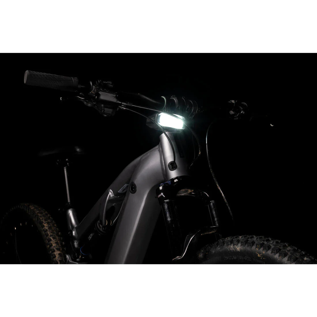 Bike Light FL940 for riding on unlit trails - Image 13
