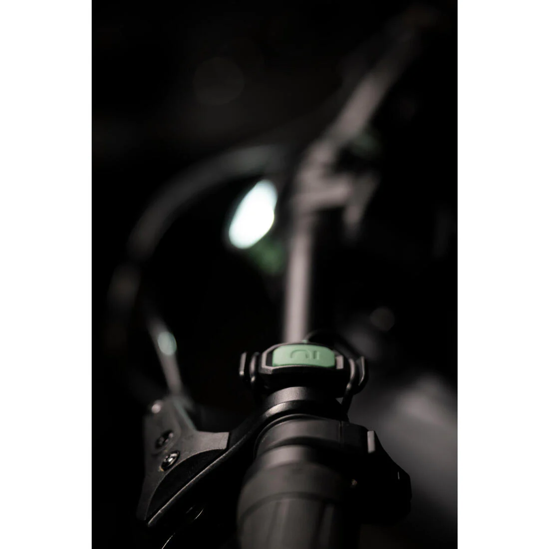 Bike Light FL940 for riding on unlit trails - Image 14
