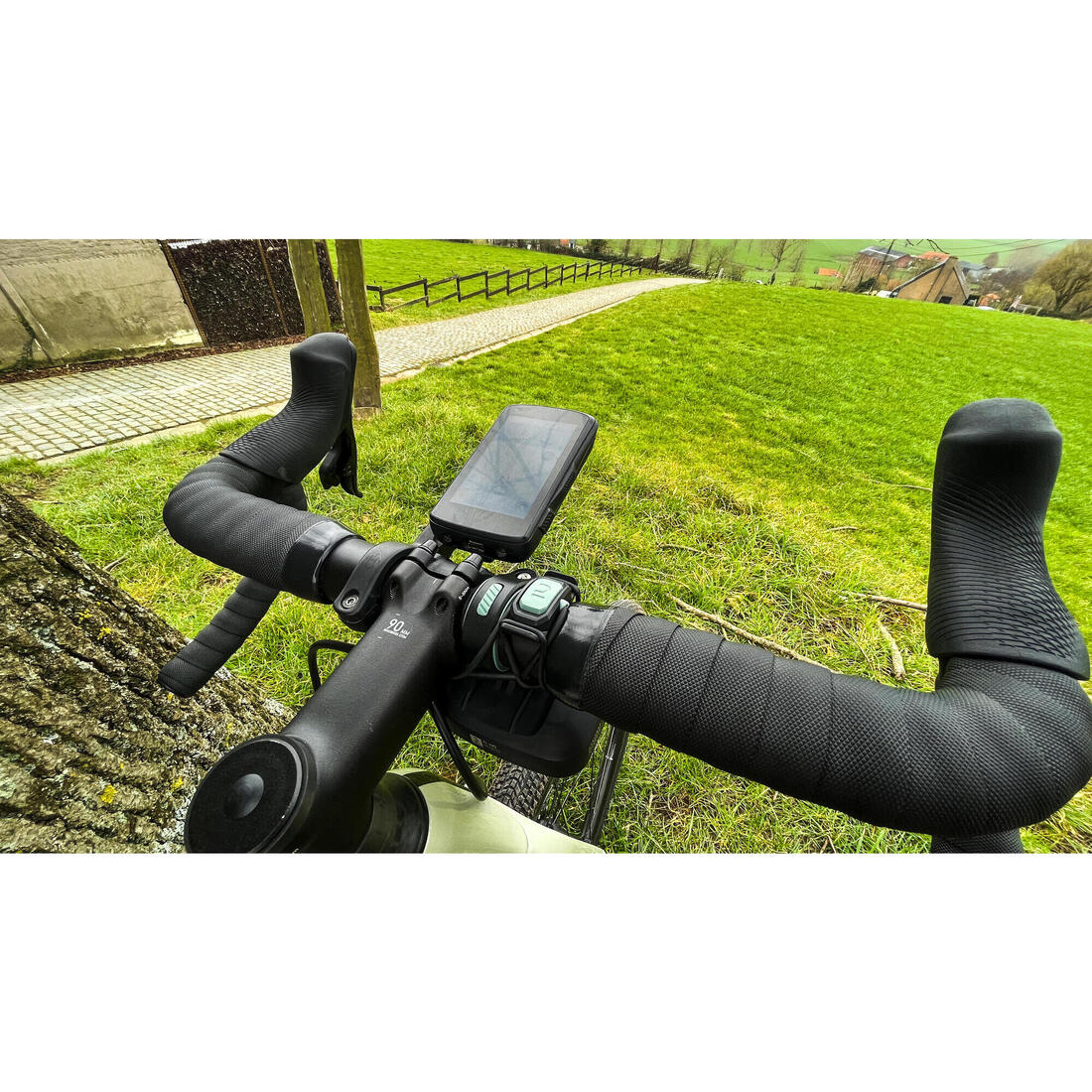 Bike Light FL940 for riding on unlit trails - Image 18