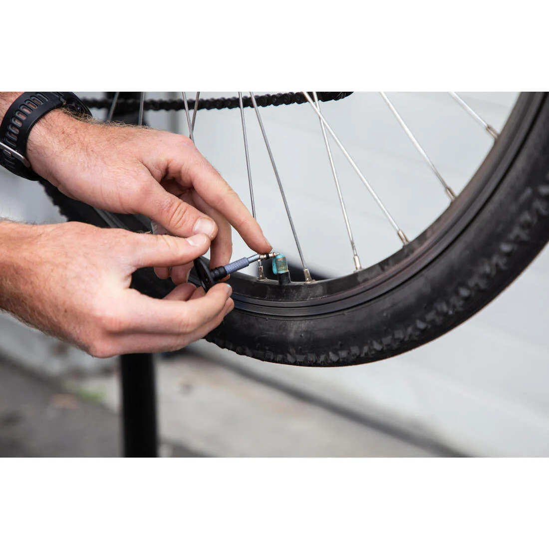 Bike Tyre Puncture-Resistant Sealant - Image 8