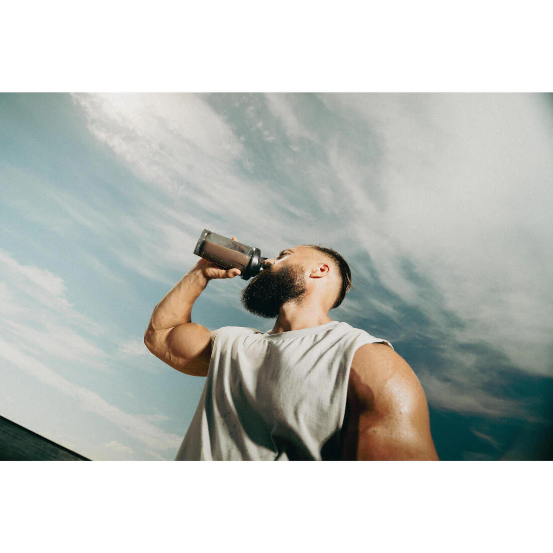Classic 500 ml Shaker with Sieve - Image 3