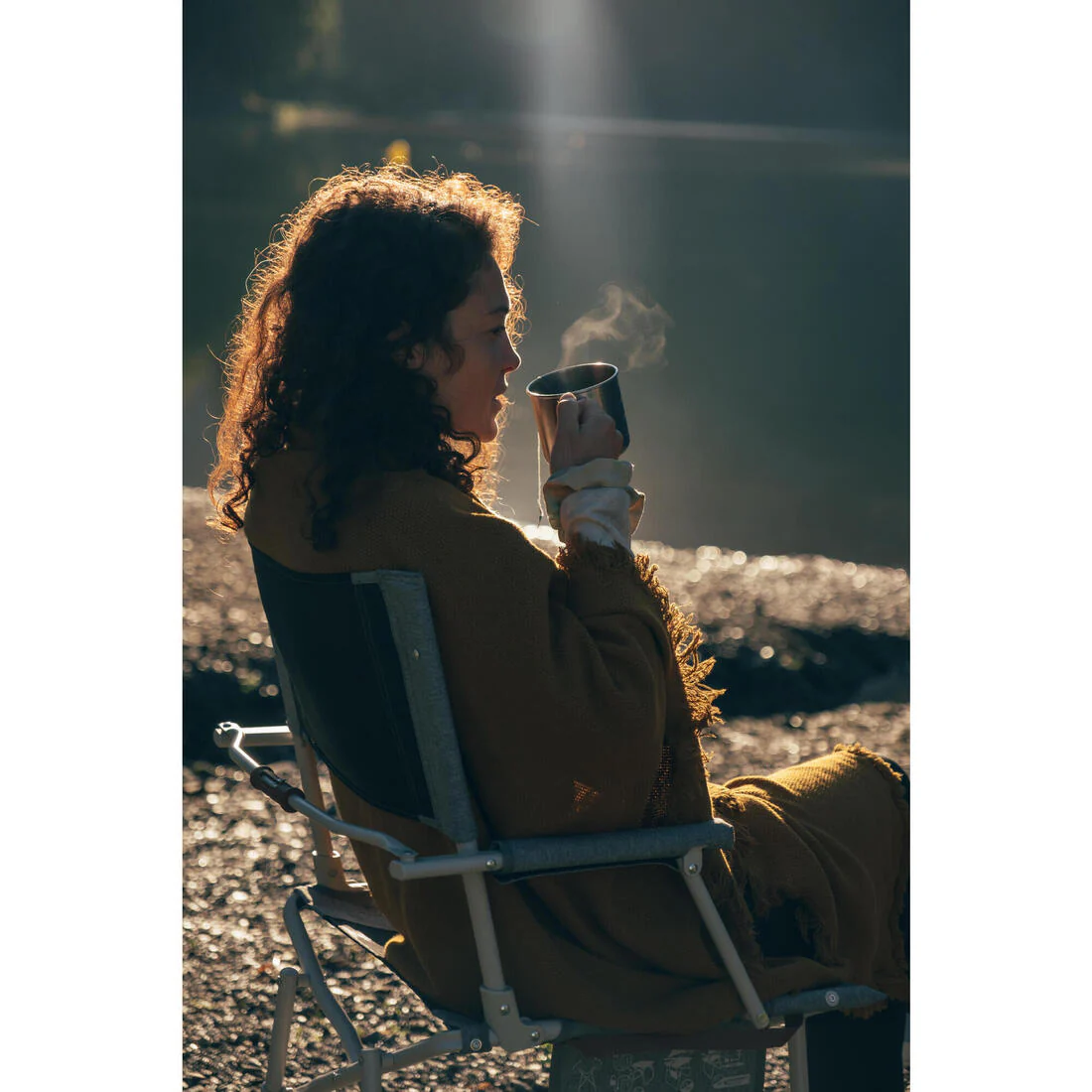 Foldable camping chair with armrest - Image 11