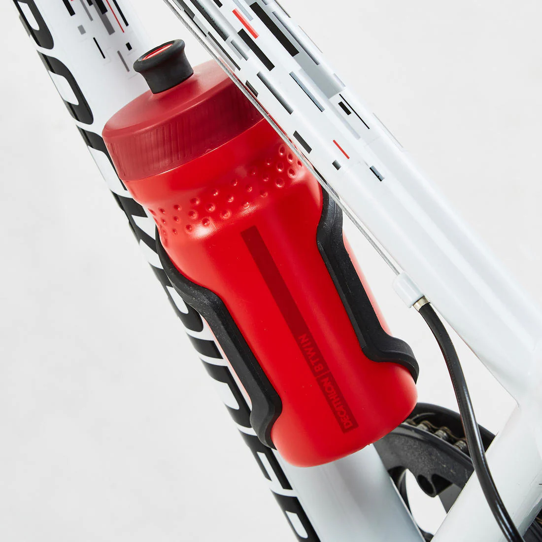 Frame-mounted bottle cage with side opening for a 380ml bottle. - Image 2