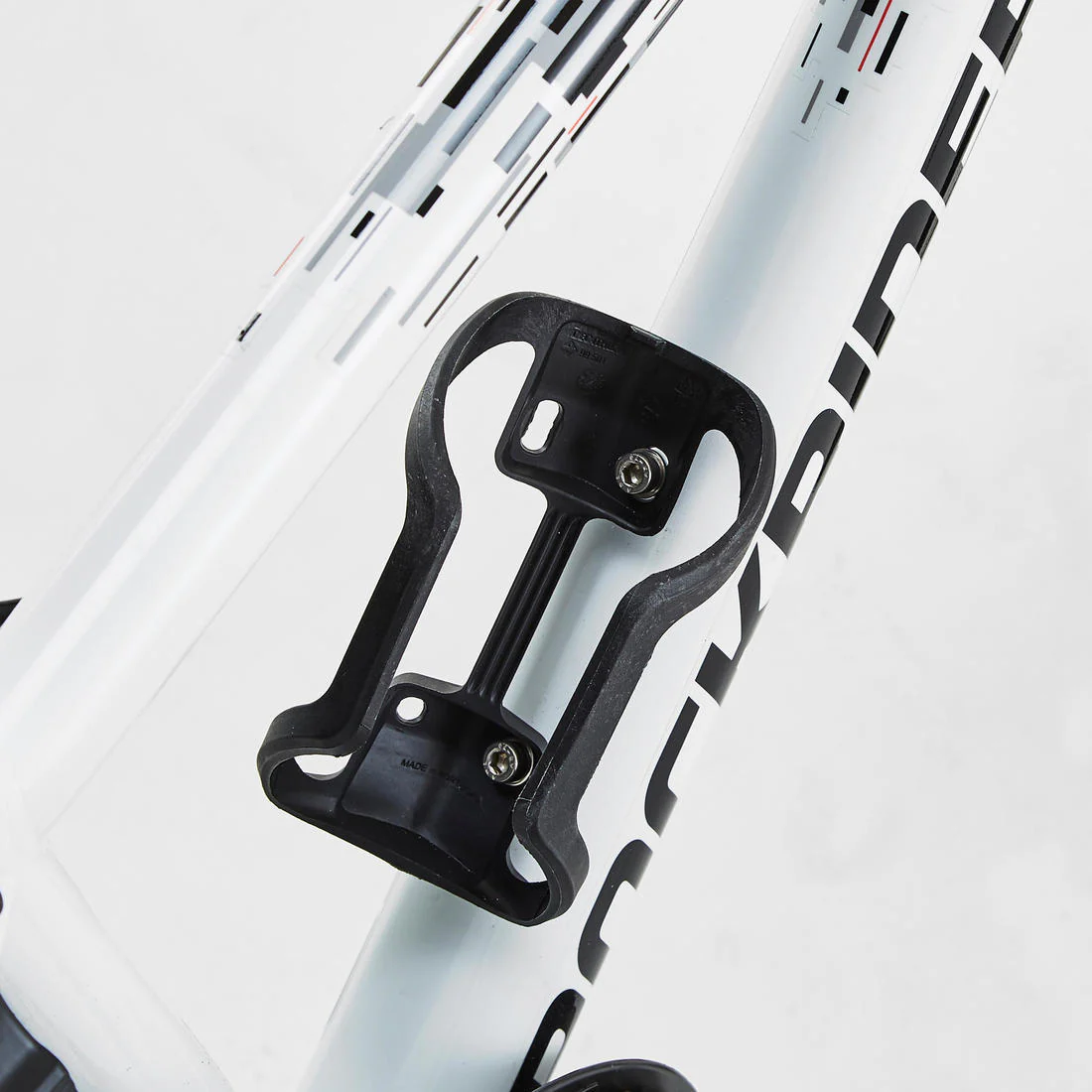 Frame-mounted bottle cage with side opening for a 380ml bottle. - Image 3
