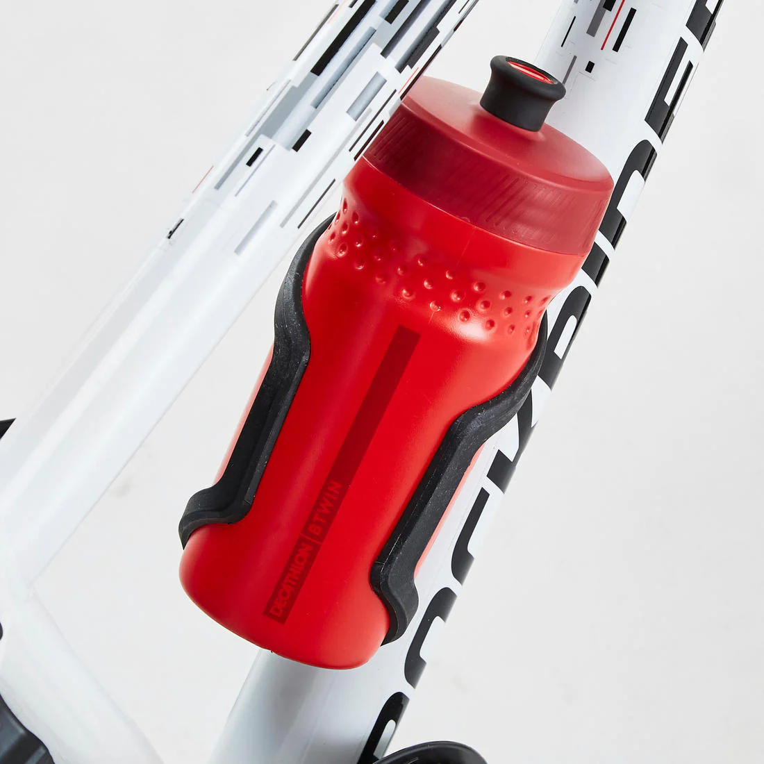 Frame-mounted bottle cage with side opening for a 380ml bottle. - Image 5