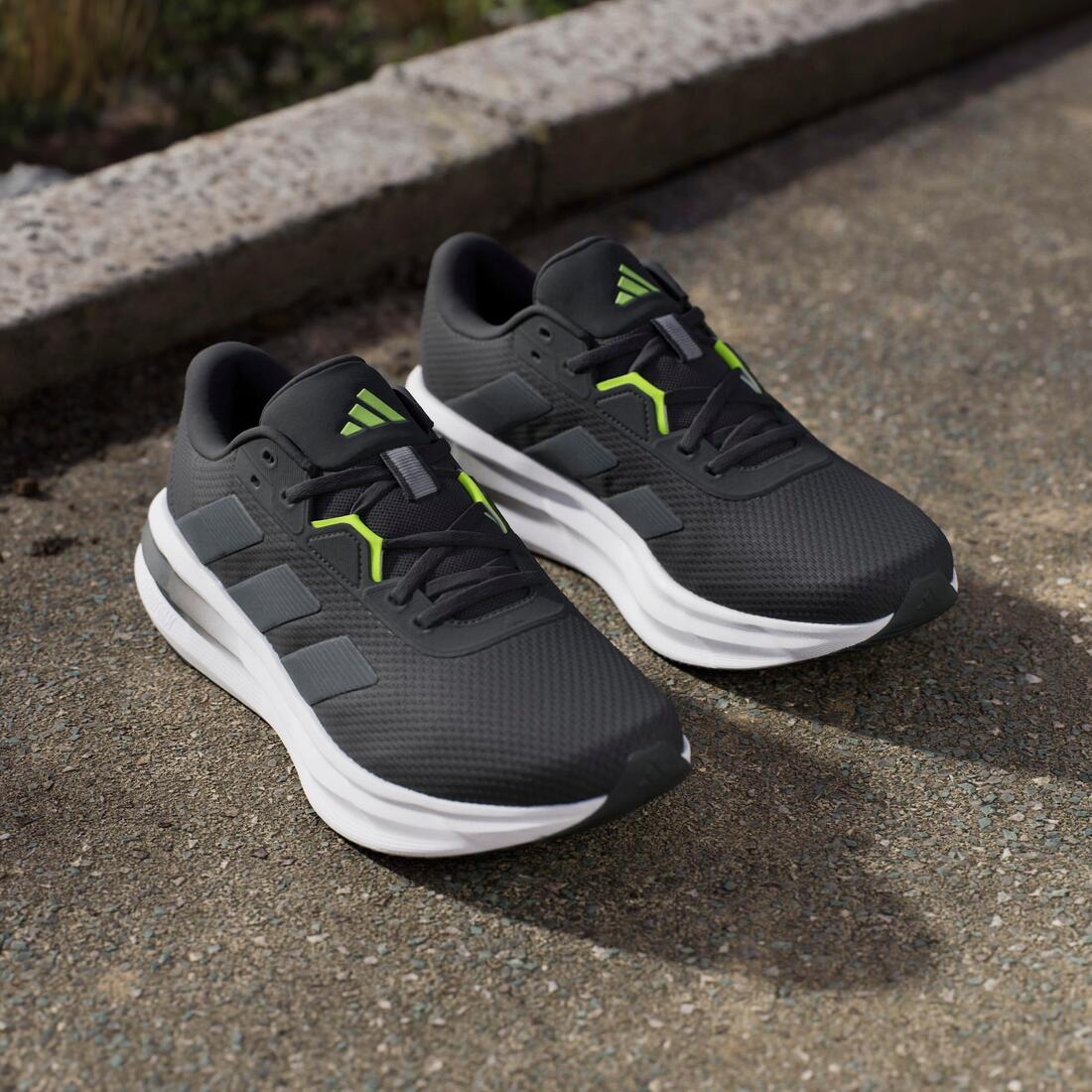Galaxy 7 Running Shoes, Black - Image 12