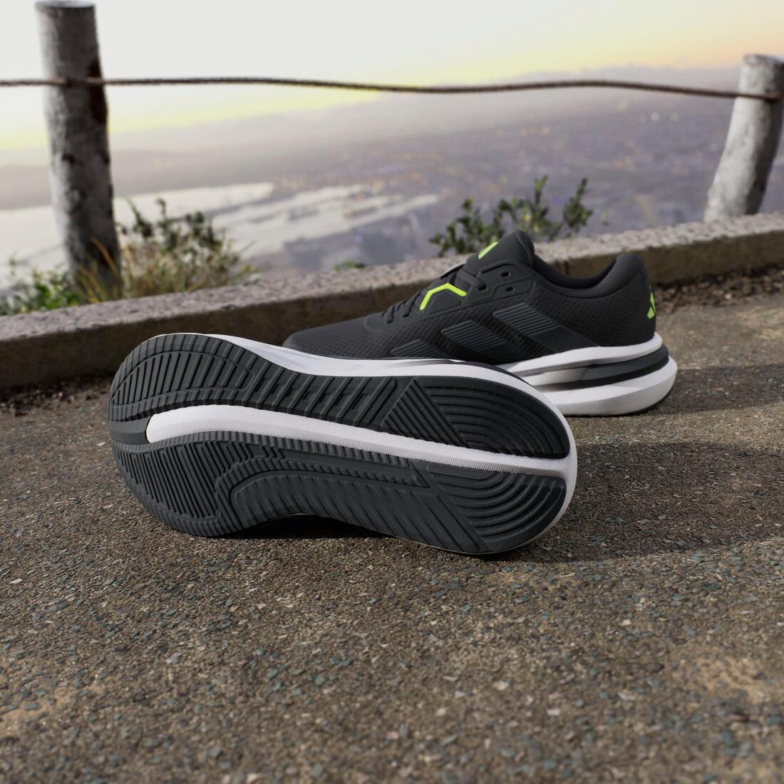 Galaxy 7 Running Shoes, Black - Image 14