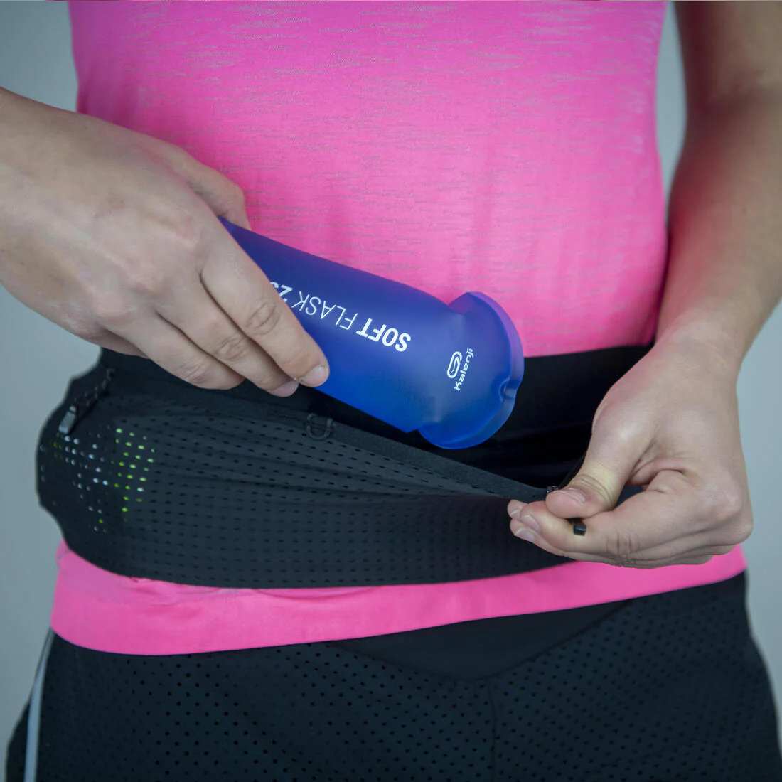 HYDRATION FLASK-CARRYING RUNNING BELT - BLACK - Image 2