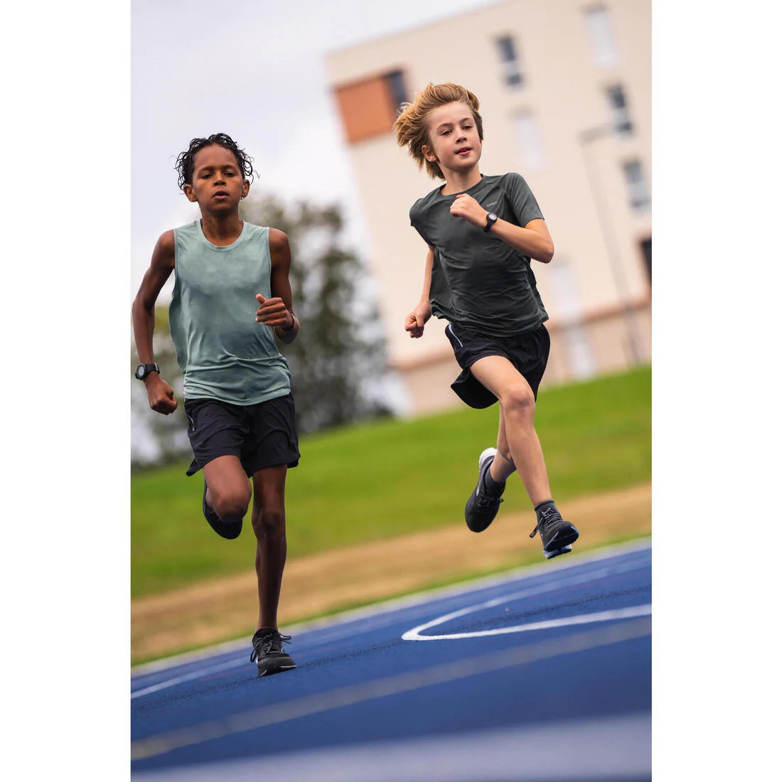 Kids KIPRUN TS LIGHT 900 seamless running T-shirt - khaki - Image 12
