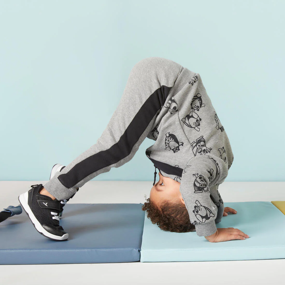 Kids’ flexible and breathable rip-tab shoes - Image 19