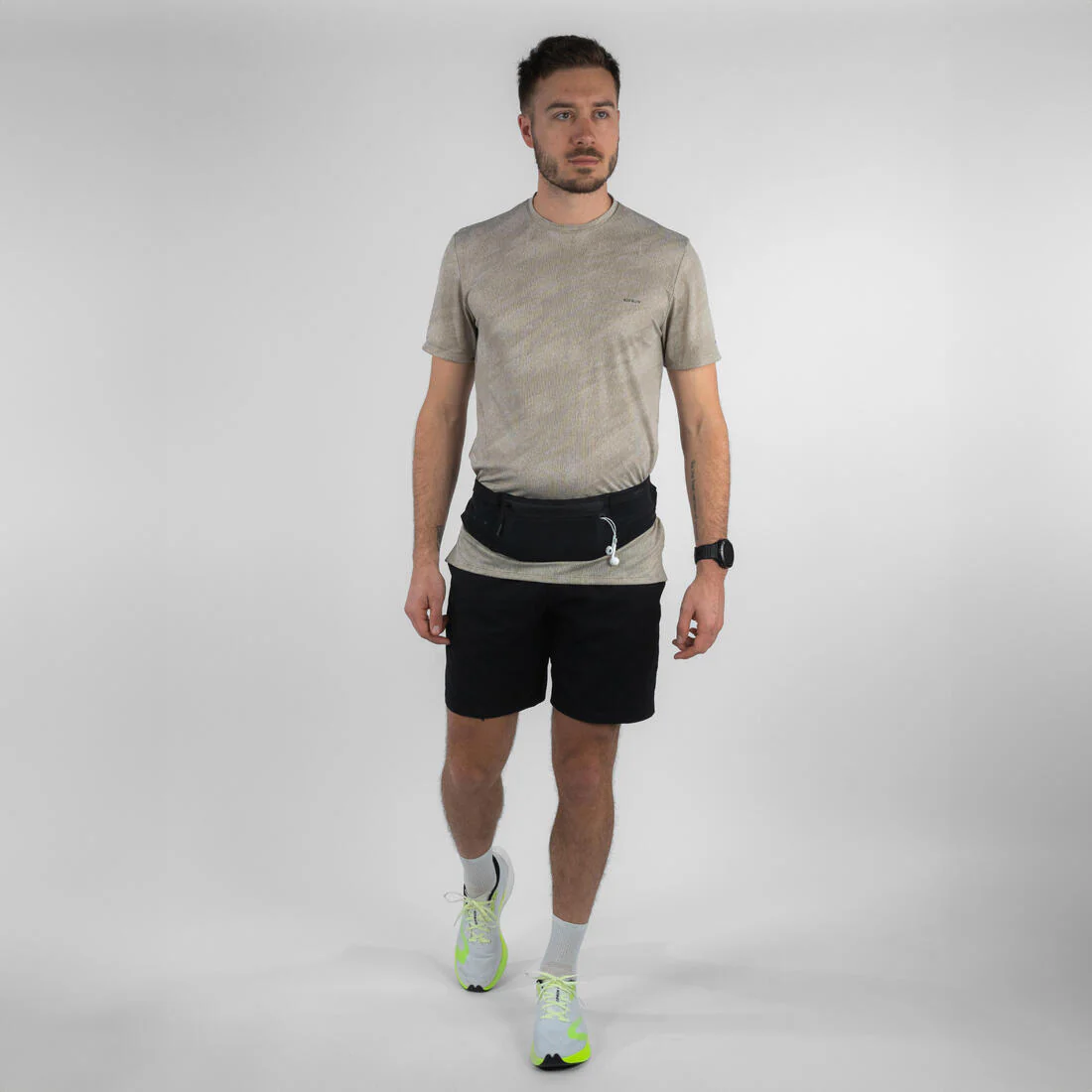 KIPRUN Comfort 2 Unisex Smartphone Running Waistband - Black, 5 pockets - Image 9