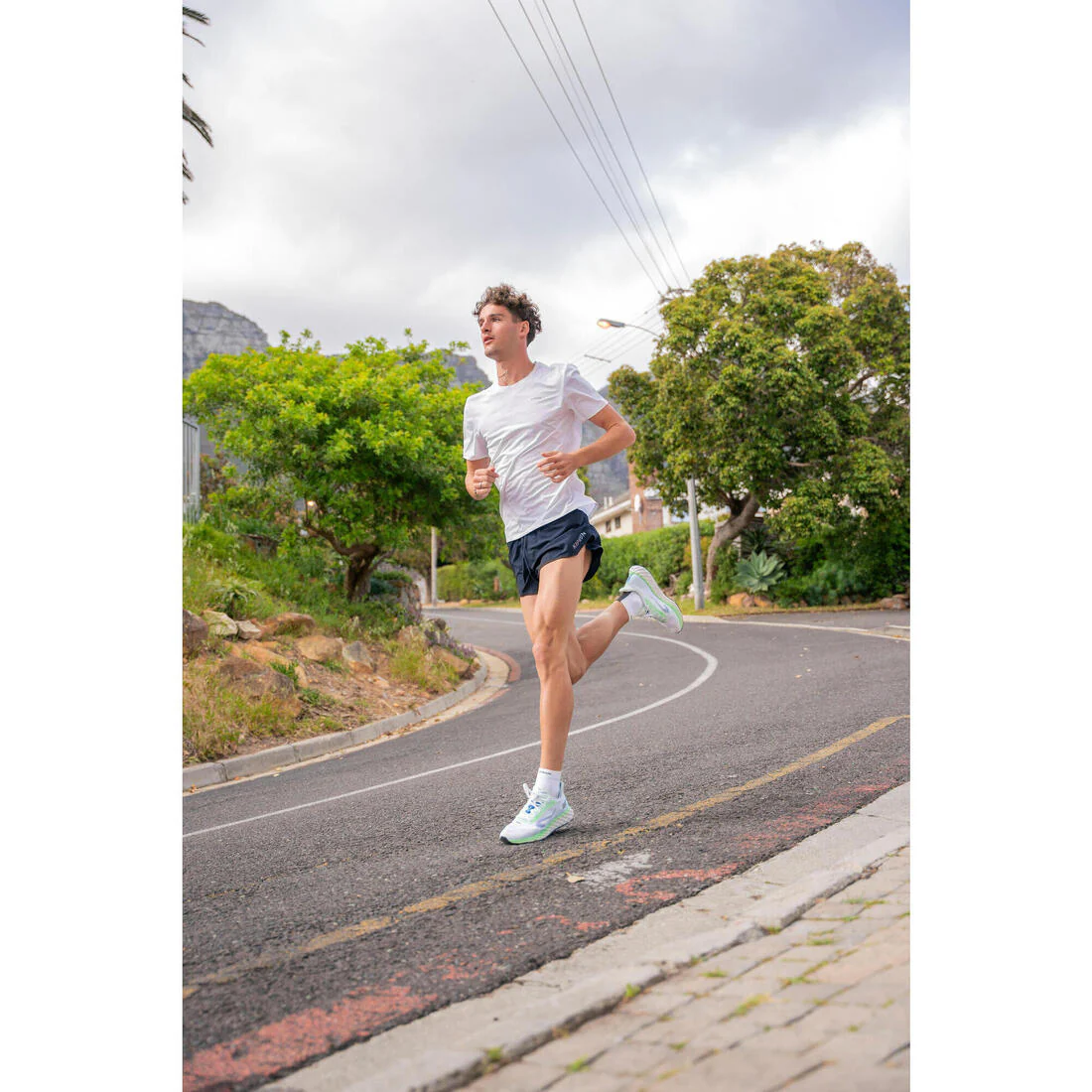KIPRUN run900 Mid-Calf Thick Running Socks - Image 18