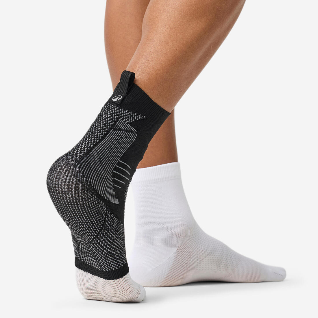 Level 1 right or left ankle support with foam pads - Image 4