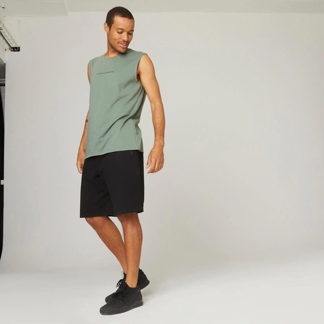 Men's Crew Neck Straight-Cut Cotton Fitness Tank Top 500 - Green With Pattern - Image 3