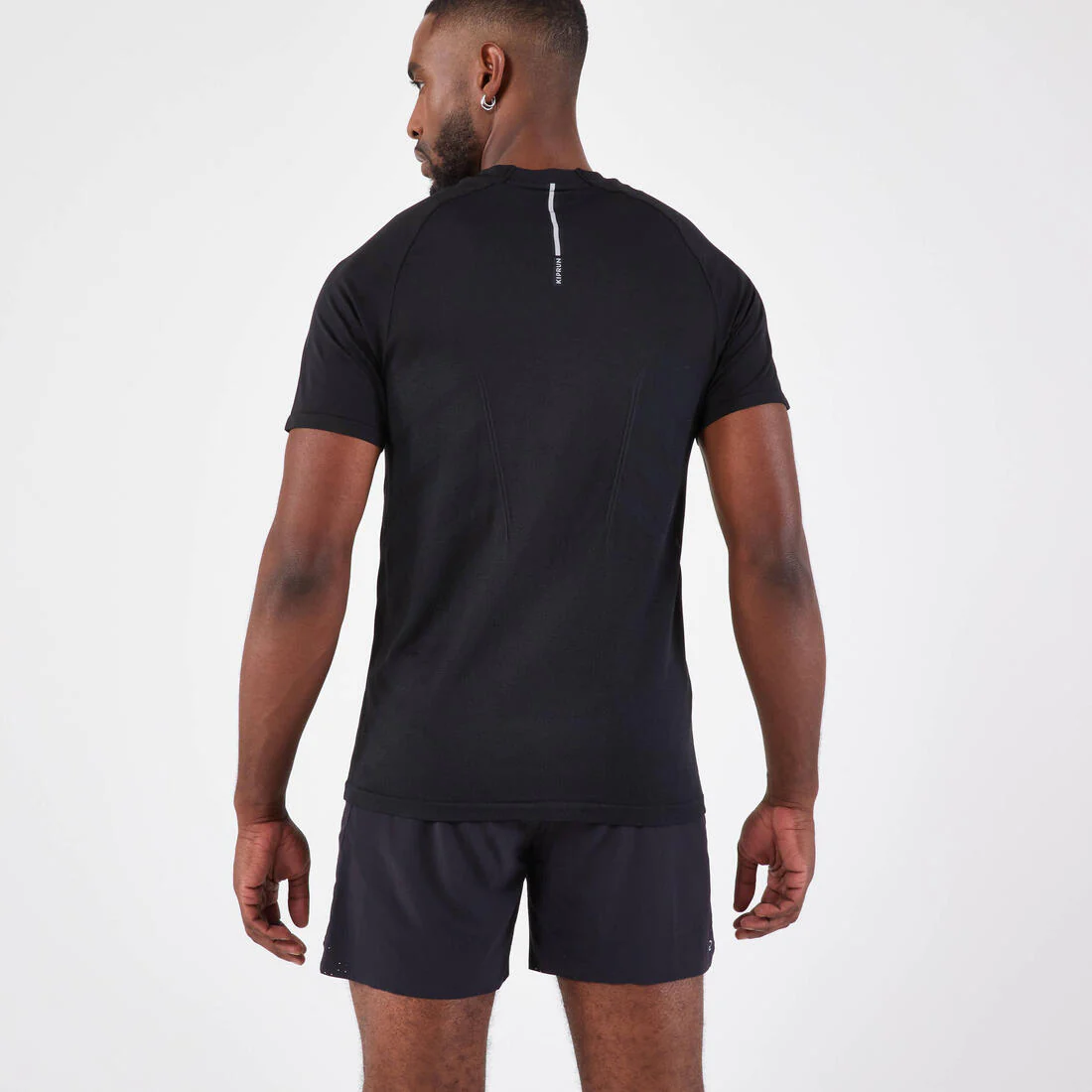 Men's KIPRUN Run 500 Comfort seamless running T-shirt - Image 11