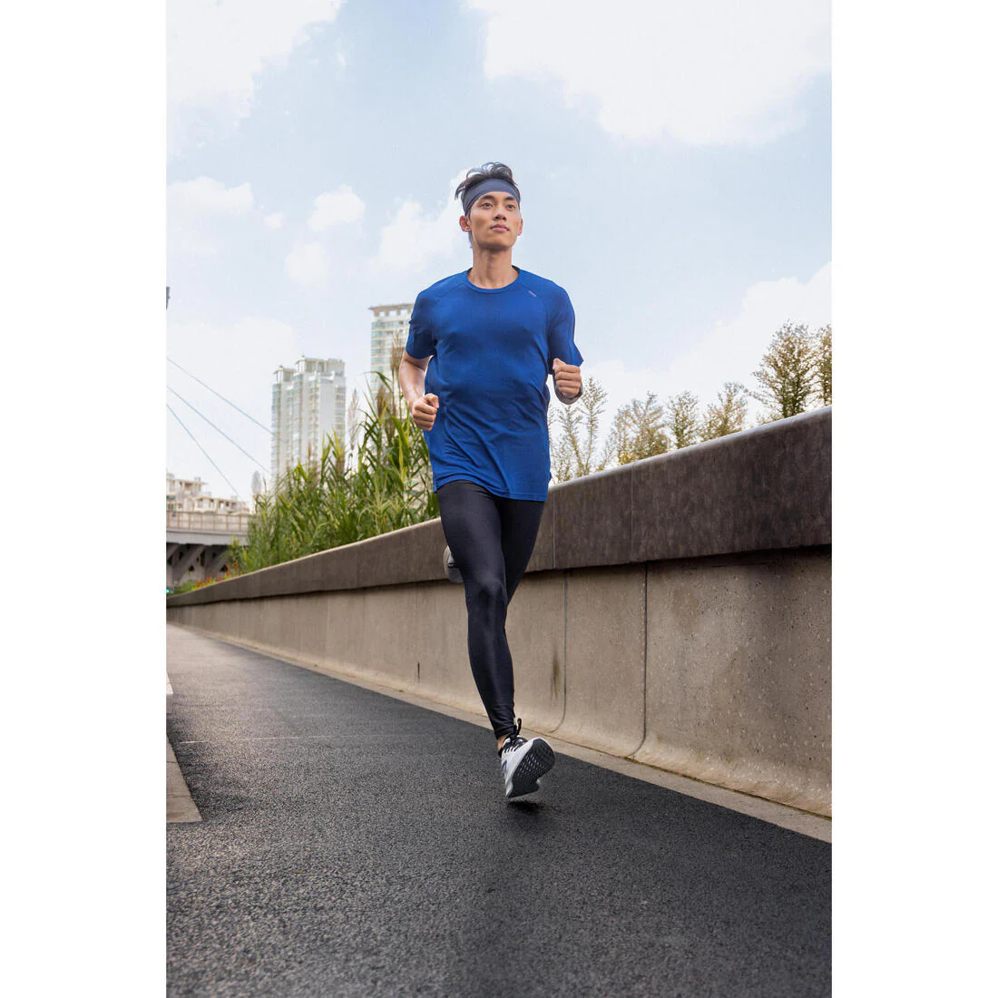 Men's KIPRUN Run 500 Comfort seamless running T-shirt - Image 31
