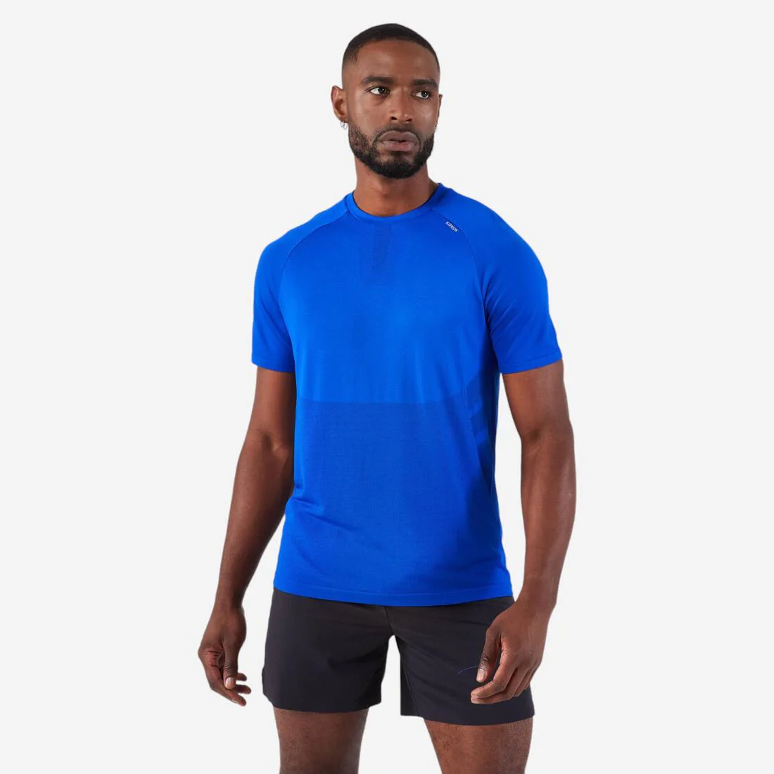 Men's KIPRUN Run 500 Comfort seamless running T-shirt - Image 4