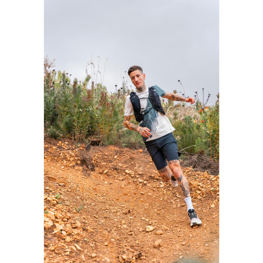 Men's Long-Distance Running T-shirt-Kiprun Run 900 Ultra-Beige graphics - Image 10