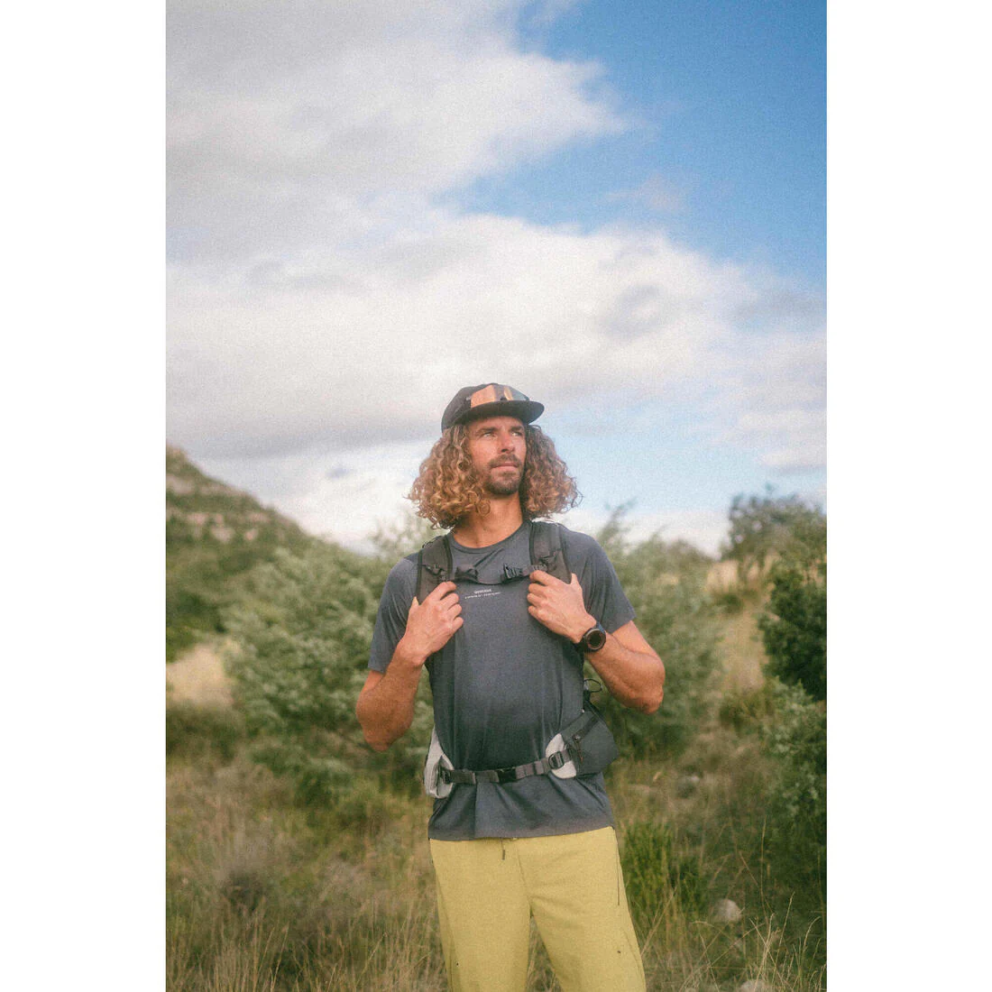 Men's MH500 short-sleeved hiking t-shirt - Image 25