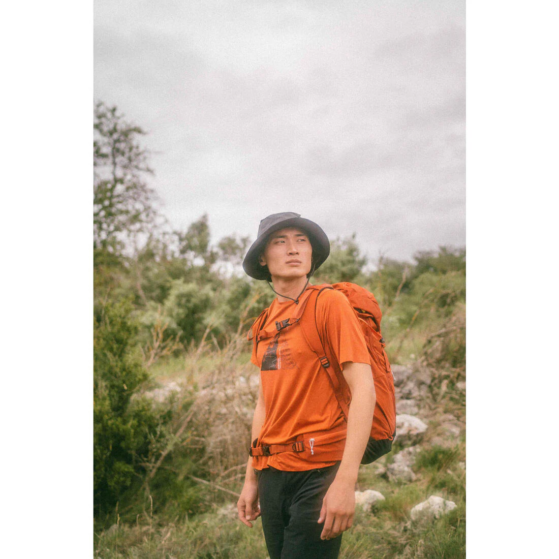 Men's MH500 short-sleeved hiking t-shirt - Image 37