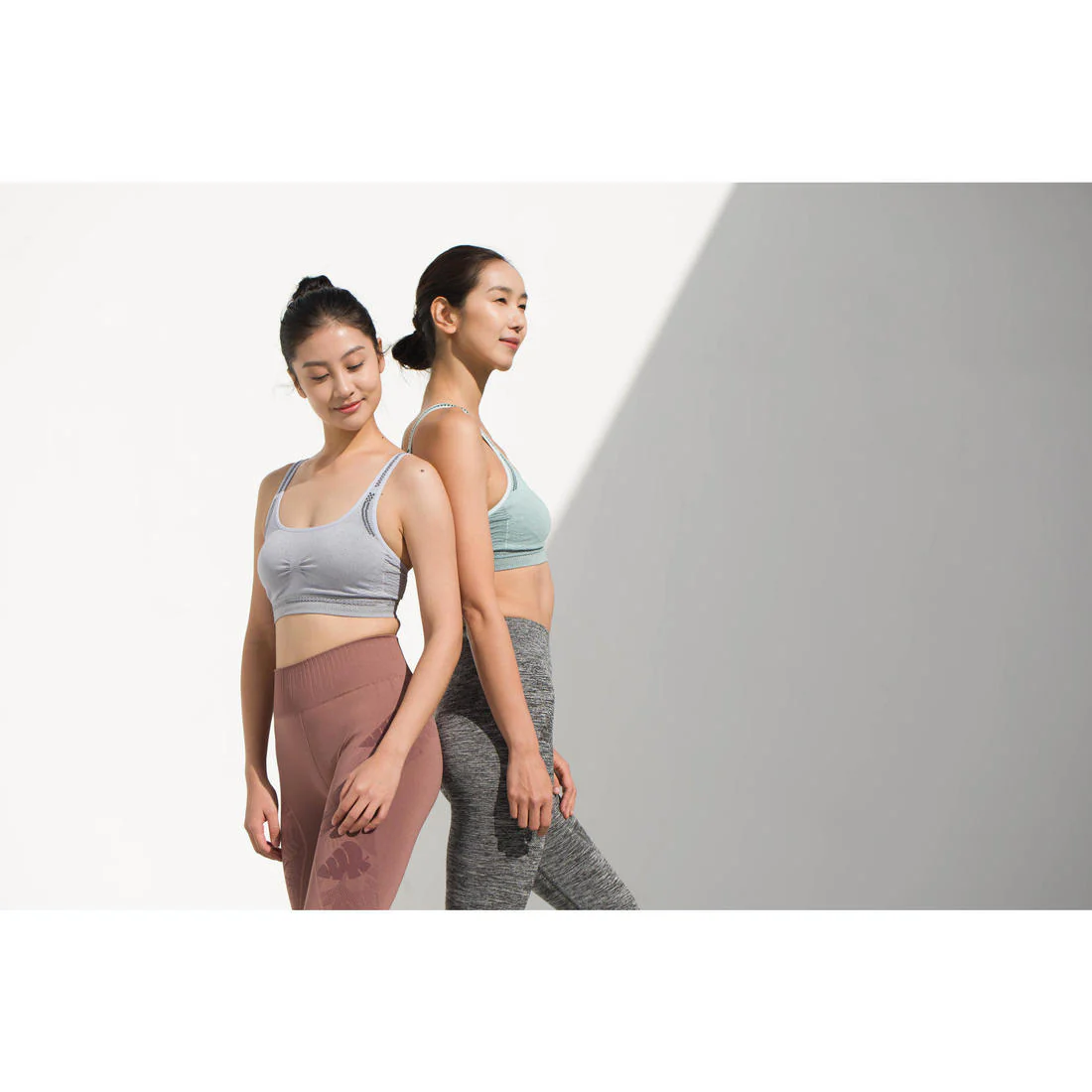 Seamless Gentle Yoga Sports Bra - Pale Green - Image 15