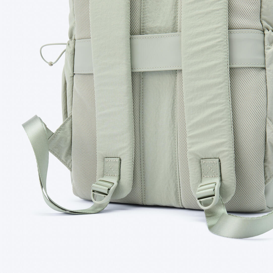 Small 10L backpack with laptop compartment - Image 3