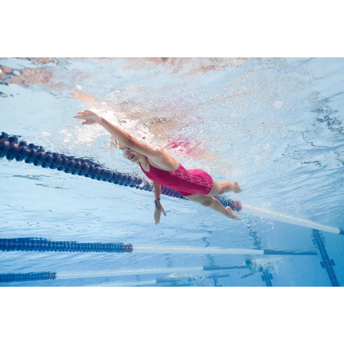 Teen girlsā swimming 1-piece shorty swimsuit - Image 15