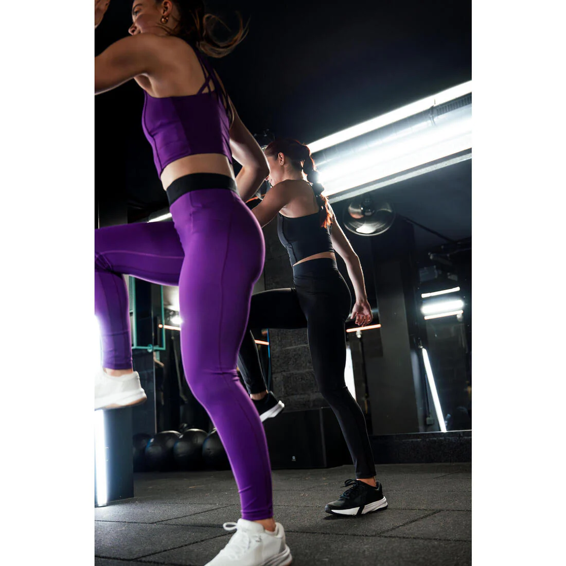 Women's Body-Hugging Fitness Cropped Tank Top - Black - Image 11