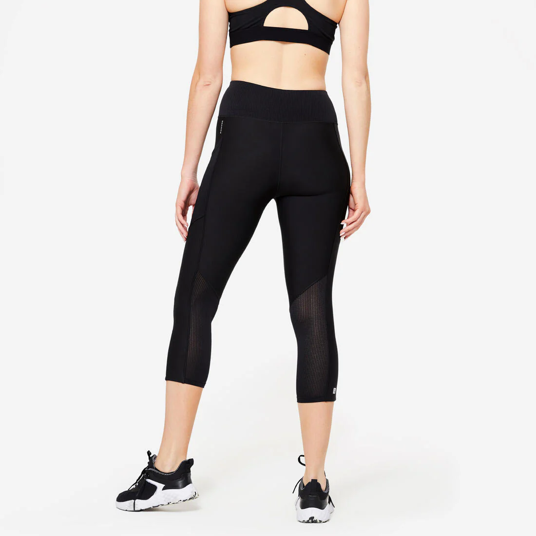 Women's Fitness Cardio Short Leggings with Phone Pocket - Image 4