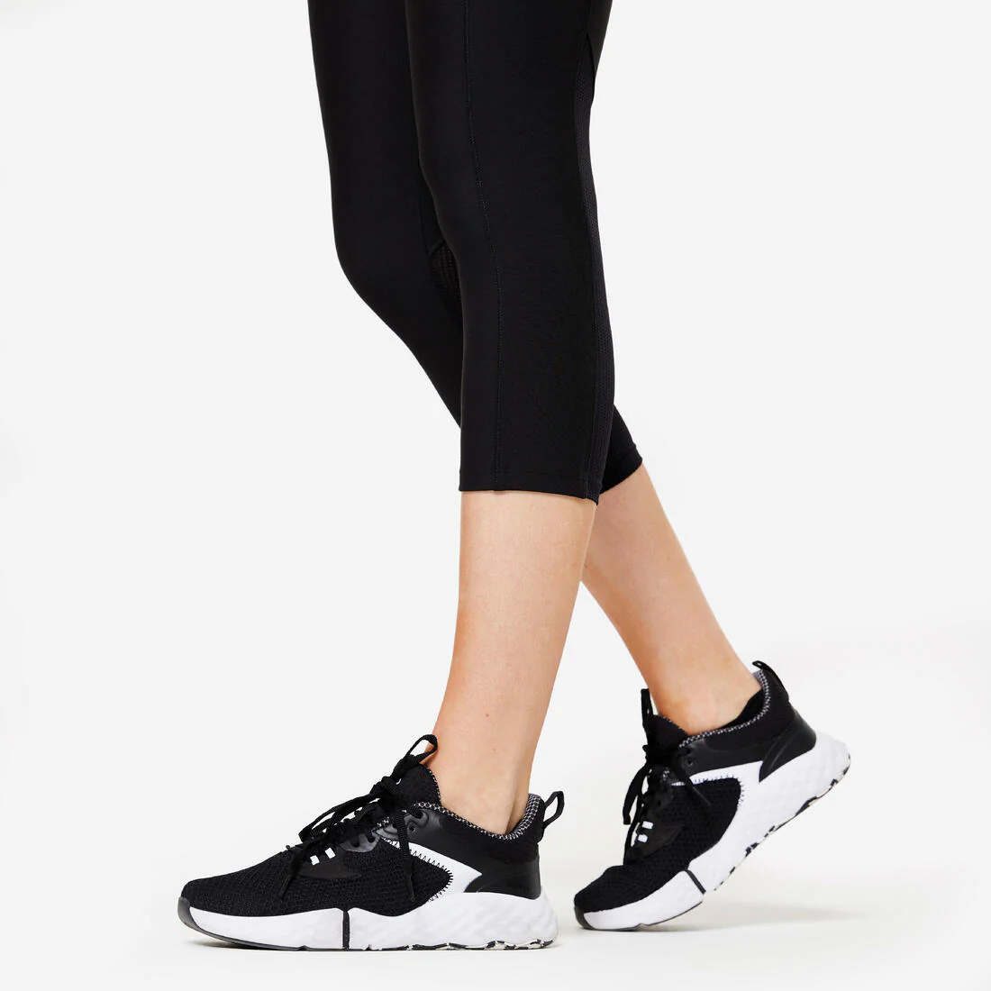 Women's Fitness Cardio Short Leggings with Phone Pocket - Image 6