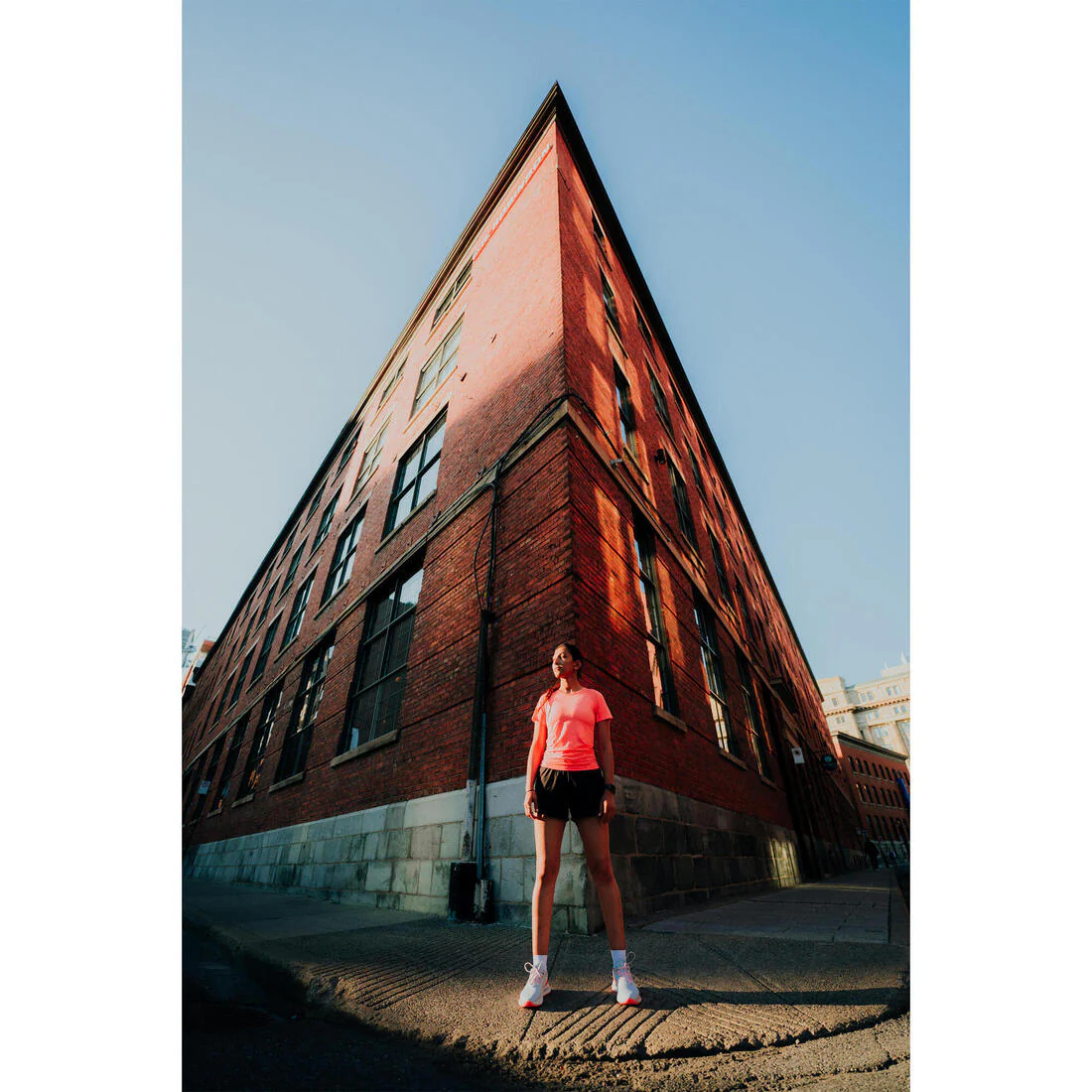 WOMEN'S KIPRUN KS 500 2 RUNNING SHOES - GREY AND CORAL - Image 18