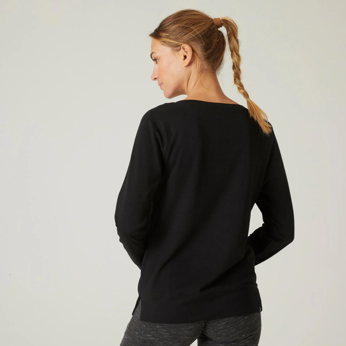Women's Long-Sleeved Straight-Cut Crew Neck Synthetic Fitness T-Shirt 500 - Black - Image 2