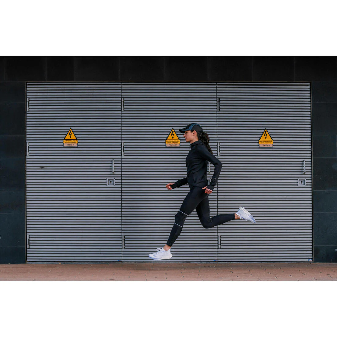 Women's Running Warm Jacket KIPRUN Run 900 Warm Regul-Black - Image 11