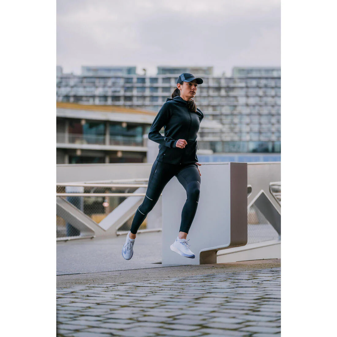 Women's Running Warm Jacket KIPRUN Run 900 Warm Regul-Black - Image 9