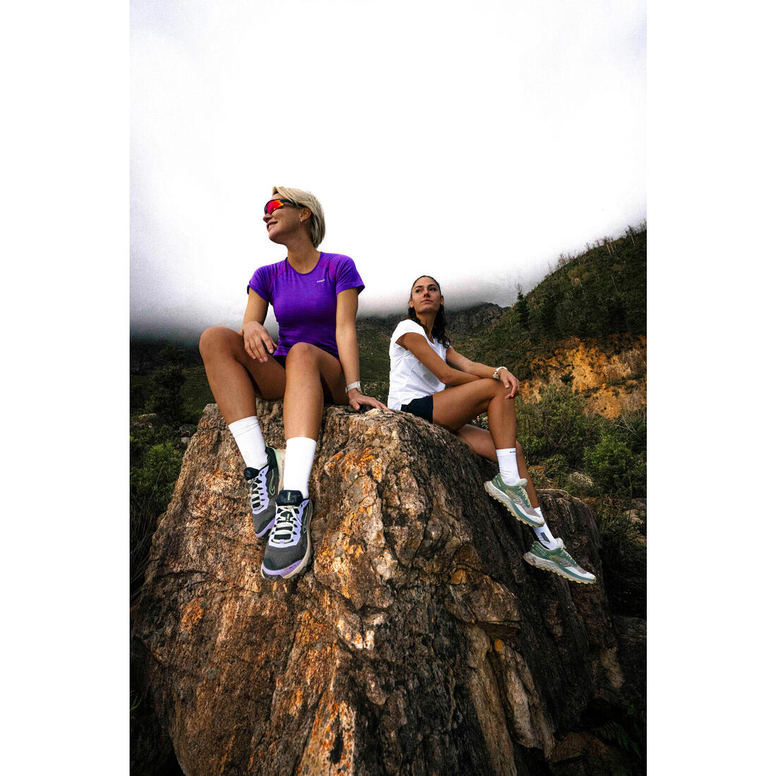 Women's Seamless Running&Trail Running T-Shirt-KIPRUN Run 500 Comfort slim - Image 15