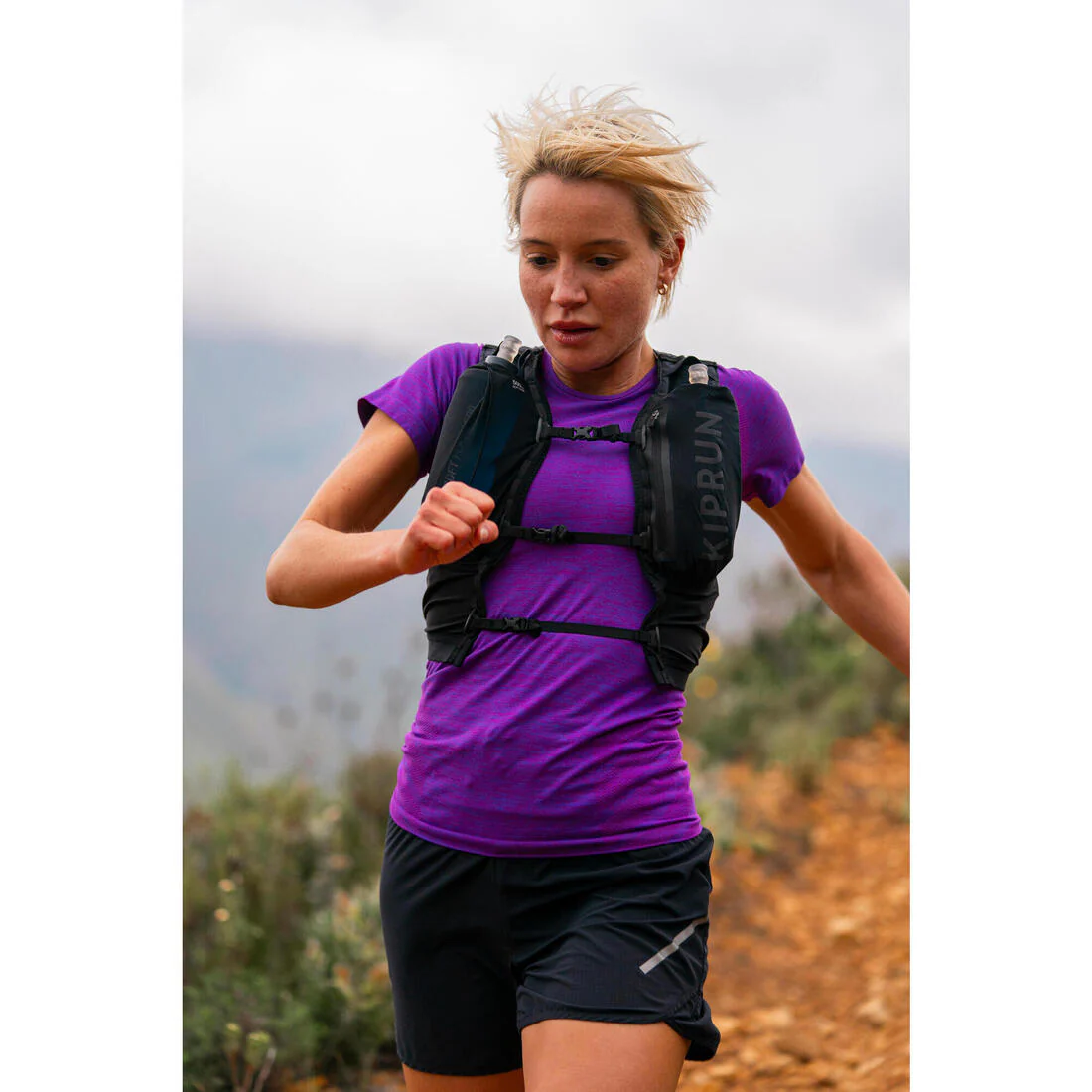 Women's Seamless Running&Trail Running T-Shirt-KIPRUN Run 500 Comfort slim - Image 24