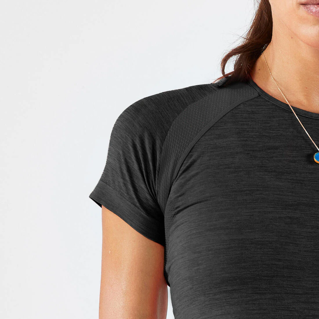 Women's Seamless Running&Trail Running T-Shirt-KIPRUN Run 500 Comfort slim - Image 6