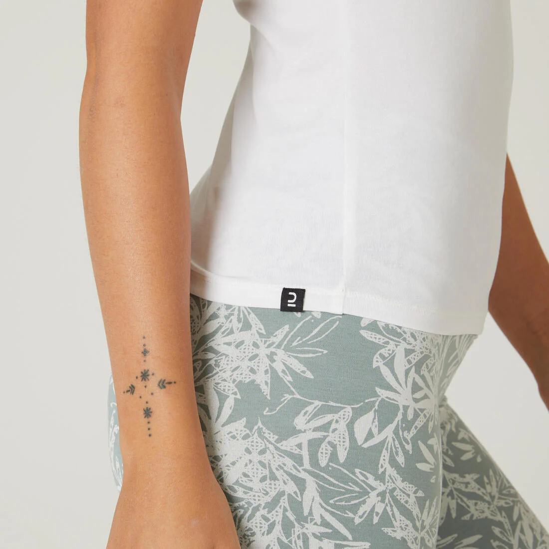 Women's V-Neck Fitness T-Shirt 500 - Ice - Image 4